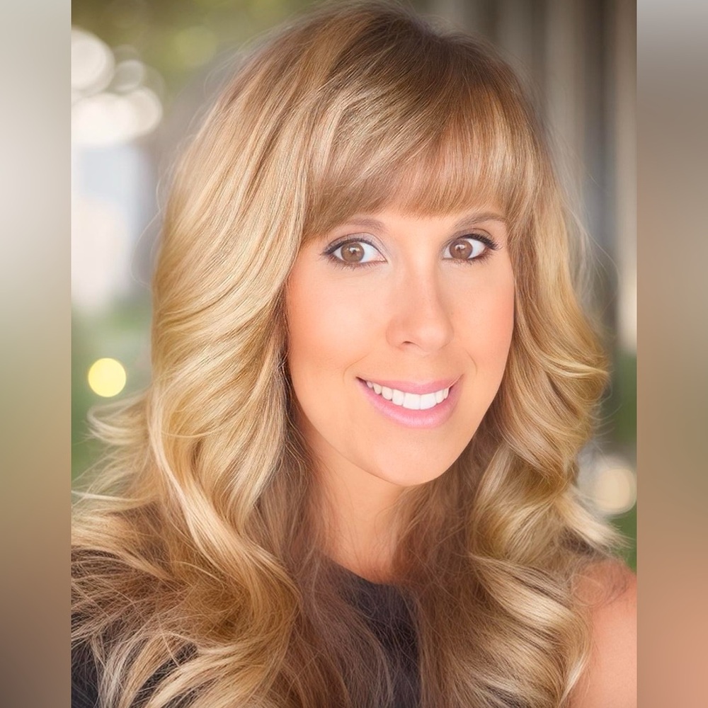 Meet your Posher, Mia